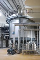 Réservoir en acier inoxydable sur mesure HY-C008 OEM avec jauge de niveau de liquide et port de ventilation, capacité 8000 kg, fabriqué en Chine