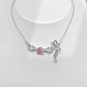 Collares al por mayor de plata 925 con circonita rosa, elegantes, a la moda, minimalistas, chapados en oro, con dije de lazo nupcial - Product Image 1
