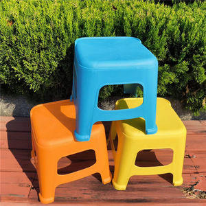 Taburete de Plástico Cuadrado Reforzado, Mueble para Sala de Estar, Apilable, Color Mixto, Polipropileno PP, 60cm, Diseño Moderno - Product Image 3