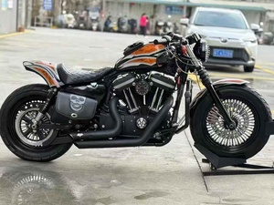 Harley-Davidson XL883 Iron Classic Cruiser 883cc V-Twin refroidi par air, ABS en option, moto rétro américaine d'entrée de gamme - Product Image 2