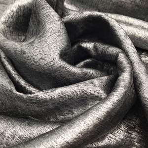 女性用ドレス生地100% ポリエステルスエード感じ光沢のある柔らかい快適な通気性のあるゴールドスタンプ織り女の子用衣服 - Product Image 4