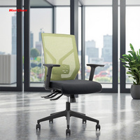 Chaise de bureau ergonomique moderne réglable avec soutien lombaire, dossier en maille respirante, mécanisme robuste pour longues heures de travail assis, idéale pour le télétravail