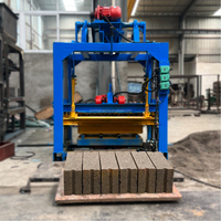 Machine à fabriquer des pavés QTJ4-40, petite machine à briques creuses en béton d'occasion avec moteur et ciment
