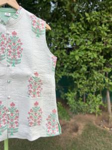 Chaqueta sin mangas premium hecha a mano con estampado de bloques y acolchado para mujer |   Chaleco de Algodón |   Ropa exterior informal de estilo bohemio étnico para combinar en capas - Product Image 2
