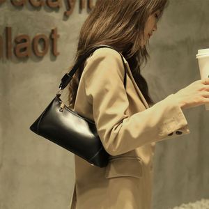 Wholesale New Fashion Zipper Waterproof PU Material Packaging Bags <b>Shoulder</b> Hand Bag for Women - Product Image 3