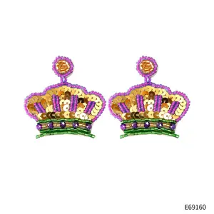 Vente en gros de mini perles de verre folles de trois couleurs boucles d'oreilles personnalisées bijoux impériaux mardi gras boucles d'oreilles couronne