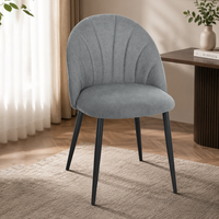 Chaise de salle à manger moderne en tissu à points coquille, pieds en métal noir thermolaqué – Chaise d'appoint rembourrée sans accoudoirs, écologique et durable