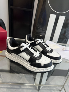 รองเท้าผ้าใบสีขาวกรมท่าแบบมีบล็อกสี แต่งหมุด  พื้นหนา  ผูกเชือก สไตล์ลำลอง สตรีทแวร์ - Product Image 2