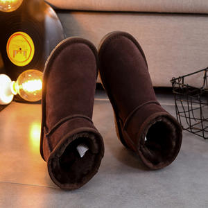 Mode hivernale <span class=keywords><strong>Bottes</strong></span> de neige simples et solides en <span class=keywords><strong>cuir</strong></span> véritable polaire à l'intérieur de la fourrure pour femmes <span class=keywords><strong>Bottes</strong></span> de cheville courtes et chaudes pour parents et enfants - Product Image 3