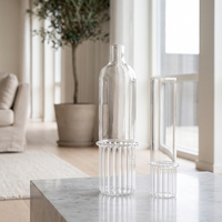 Vase à bourgeons en verre transparent à nervures verticales, en borosilicate, cylindre mince, pour une seule tige, idéal pour la décoration d'hôtels, de cafés et de fleuristes