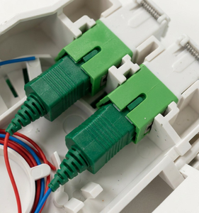 Boîtier de terminaison fibre <span class=keywords><strong>optique</strong></span> industriel DTIO sur rail DIN 1 2 4 ports SC APC LC UPC G657A2 35mm pour montage en rack de centre de données - Product Image 2