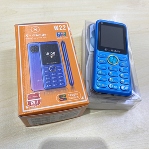 Nouveau téléphone portable W22 avec grande batterie, lampe torche, 3 cartes SIM, écran LCD 2,2 pouces, radio FM, prise en charge multilingue - Product Image 1