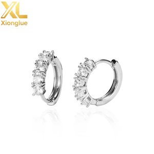 Pendientes de lujo personalizados para mamá con circonitas cúbicas amarillas y logotipo personalizado, aretes de oro con circonitas. - Product Image 6