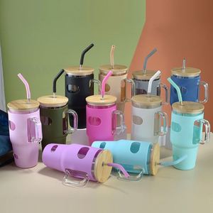 Grande tasse de voyage en verre de 32 oz avec poignée et manchon en silicone antidérapant pour les conducteurs - Product Image 5