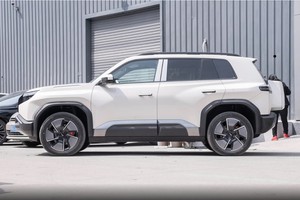 Bán nóng và giá rẻ có sẵn trong kho 2025 titan 3 501km 4WD lái xe thông minh siêu Phiên bản xe năng lượng mới - Product Image 4
