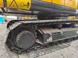 Pelle sur chenilles SANY SY 135C d'occasion Modèle 2023 Moteur et pompe Isuzu Poids en ordre de marche de 13500kg Bonne condition - Product Image 4