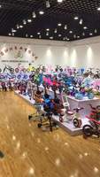 Bon prix, tricycle enfant pliable 4 en 1 avec pneus gonflables CE, siège rotatif et pièces détachées pour tricycle à roulettes
