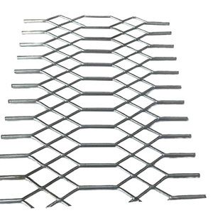 Hoja de metal expandida galvanizada de malla de diamante personalizable para fábrica de cercas inflables Malla de metal en forma de diamante de agujero pequeño - Product Image 4