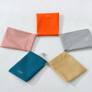 Nouveauté : Pochette de rangement en cuir PU rose avec logo personnalisé pour bijoux, portefeuille automatique, écouteurs et lunettes - Product Image 4