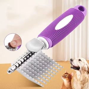 <span class=keywords><strong>Il</strong></span> nuovo pettine per cani e gatti 2025 viene fornito con un manico lungo 2.5 pollici e una lama di sicurezza in acciaio inossidabile per districare i capelli. - Product Image 1
