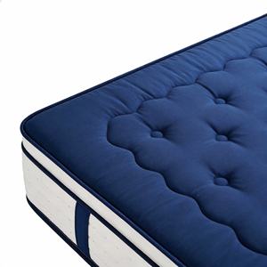 Colchón de Espuma Viscoelástica con Topper Acolchado de 4 pies x 6 pies 3 pulgadas de Profundidad, Venta al por Mayor para <span class=keywords><strong>el</strong></span> <span class=keywords><strong>Mercado</strong></span> Local, Disponible en Tamaños Queen y King - Product Image 4