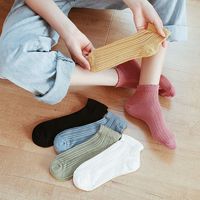 Nouvelles Arrivées Printemps/Été Chaussettes Courtes Femme Couleur Unie Coton Maille Respirante Style Fin Design Évidé Vente en Gros