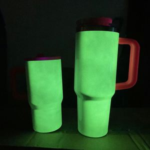 แก้วน้ำเก็บความเย็นแบบสุญญากาศขนาด 40 ออนซ์ รุ่น Adventure Glow in the Dark จากคลังสินค้าสหรัฐอเมริกา พร้อมฝาปิดกันรั่วแบบถอดได้และหลอดดูดแบบพลิกขึ้นได้ - Product Image 1