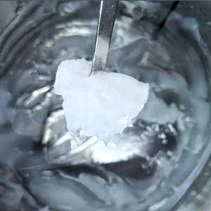 Gelatina de petróleo reparadora suavizante de la mejor calidad para el cuidado del talón áspero - Product Image 2