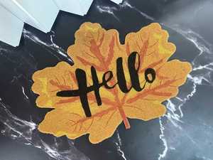 Tapis de porte en coco artificiel personnalisé avec impression motif feuille d'érable – Vente en gros - Product Image 1