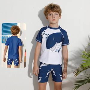 JH22206 ชุดว่ายน้ำเด็กผู้ชาย ชุดว่ายน้ำพิมพ์ลายปลาวาฬแห้งเร็วสำหรับเด็กอายุ 7-12 ปี ดีไซน์สีฟ้าขาว - Product Image 1