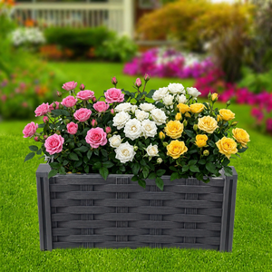 Valla decorativa entrelazada 2 en 1, caja de flores plegable de plástico con aspecto de ratán para bordes de jardín. - Product Image 1