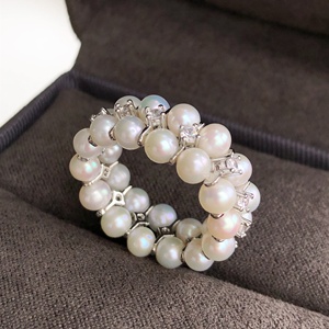 Accessoires minimalistes en perles d'eau douce simples et en forme de cercle, boucles d'oreilles, bracelets et bagues polyvalents pour femmes, pour le quotidien et le bureau - Product Image 1