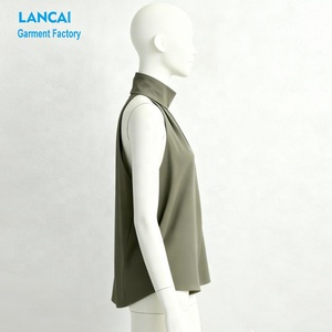 Elegante Camicetta in Raso da Donna Personalizzata, Top da Ufficio con Collo Halter e Dettagli Plissettati - Product Image 3