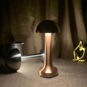 Lámpara de Mesa Inalámbrica Dorada Mini para Hotel, Funciona con Batería, LED Moderna, Control Táctil, Regulable, Recargable - Product Image 3