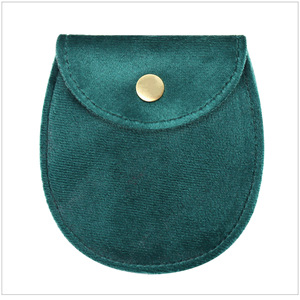 Pochette à bijoux ovale en velours avec bouton-pression pour le rangement des colliers de perles et des boucles d'oreilles - Product Image 4