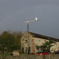 Éolienne résidentielle HLD à faible bruit 2000W, 230V 380V, diamètre du rotor 2,8m-4m, générateur PMA triphasé AC, hybride on/off grid
