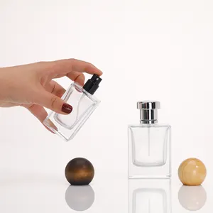 Tienda directa de fábrica Vidrio Transparente Perfume Botellas de oro 50 Ml Botella de spray de perfume a granel Vidrio