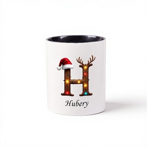 Mug à café en céramique personnalisé avec monogramme de Noël, tasse en porcelaine fine avec nom et initiale, cadeau pour la maison et le bureau - Product Image 1