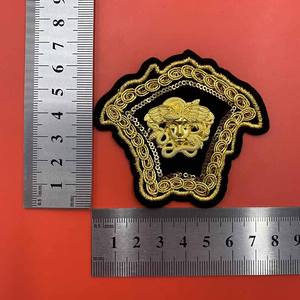 मनके सेक्विन छोटा क्राउन मधुमक्खी देवी पत्र पैच कढ़ाई पदक बैग कपड़ा फाड़ना छेद सूट कपड़ा पैच - Product Image 5