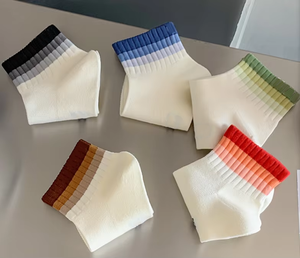 Four Season Fashion Design Funny Casual Oem Service <span class=keywords><strong>Calcetines</strong></span> de punto Algodón <span class=keywords><strong>Comprar</strong></span> Mujeres Hombres <span class=keywords><strong>Calcetines</strong></span> <span class=keywords><strong>cortos</strong></span> - Product Image 2