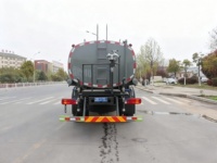 Camion pulvérisateur diesel 4x2 personnalisé Foton avec moteur de pompe pour la suppression de la poussière urbaine et le refroidissement estival