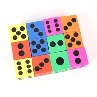 Jeu de dés de luxe écologiques et durables de forme carrée
