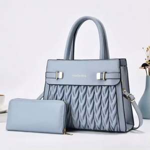 Bolso de mano personalizado con cuentas y estampado geométrico hecho a mano para mujeres, ideal para bodas, coquetéis o eventos. - Product Image 4