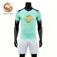 Desain Terbaru Logo Kustom Setelan Sepak Bola Pria Cepat Kering Bernapas Kualitas Tinggi Penjualan Grosir Harga Rendah