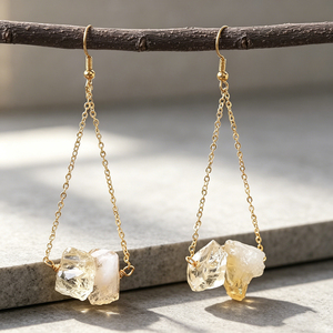 Boucles d'oreilles en aquamarine brute 10-15mm, cristal naturel brut, pendentif chaîne en alliage plaqué or, vente en gros personnalisable - Product Image 3
