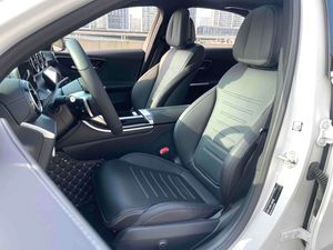 <span class=keywords><strong>Mercedes</strong></span>-Benz C <span class=keywords><strong>200</strong></span> L Sport 48V Mild Hybrid Luxury Sedan Usata 2024, 4000 KM di Chilometraggio, Auto Usata all'Ingrosso da Fornitore Cinese - Product Image 4