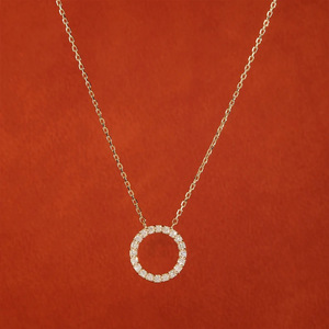 Collier pendentif cercle diamant or blanc, taille brillant ronde, design géométrique, pour femme, usage quotidien - Product Image 1
