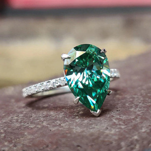 Anello dal Design a Goccia Elegante per Donne - Product Image 6