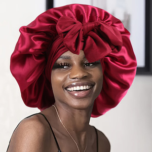 قبعة نوم واسعة من SOLPOP مع شريط مطاطي أحادي الطبقة وربطة طويلة للشعر المجعد، مناسبة للعناية بالشعر ليلاً - Product Image 2