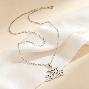 Collar con Colgante de Birrete de Graduación 2026, Acero Inoxidable 316L, Chapado en Oro/Plata de 18K, Antideslustre, Hipoalergénico - Product Image 5